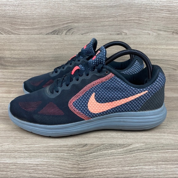 wmns nike revolution 3